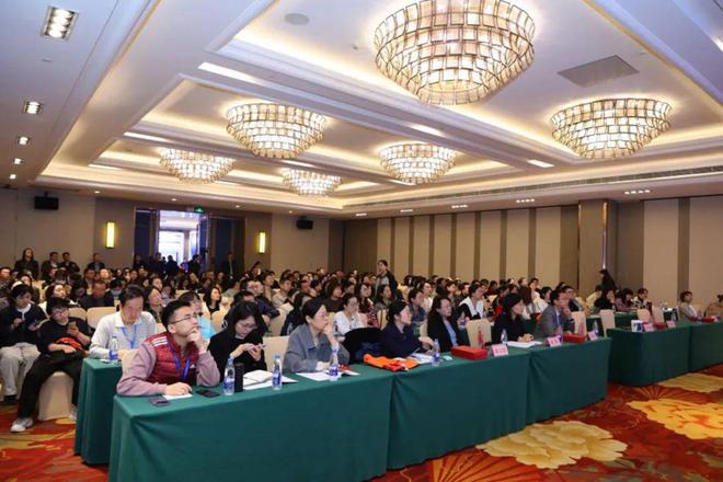 克拉玛依红有软件有限公司:温馨办公氛围中的事业与家庭融合