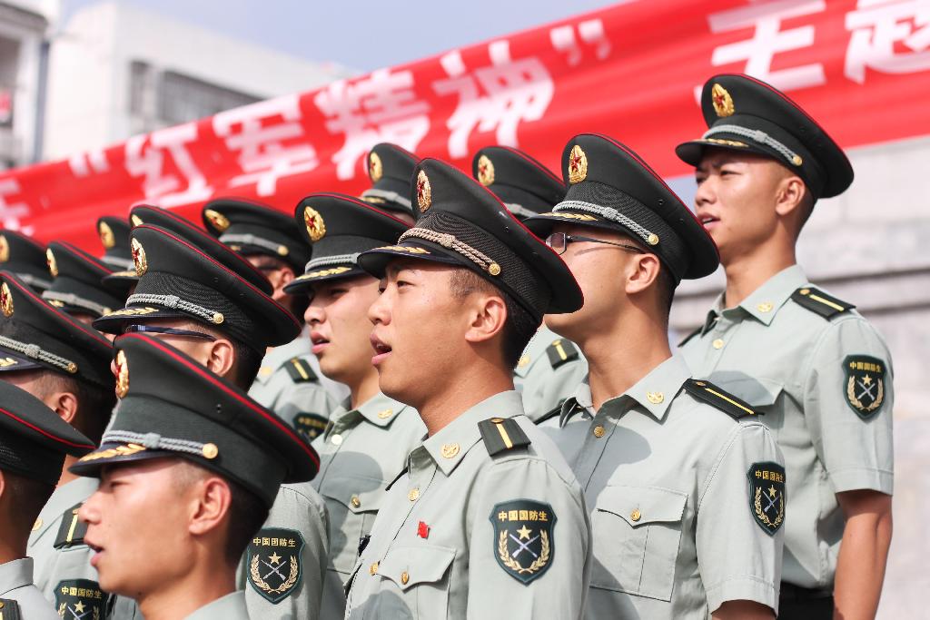 解放军体能服可以随便穿吗_解放军新式体能服短袖_解放军体能服标志什么意思