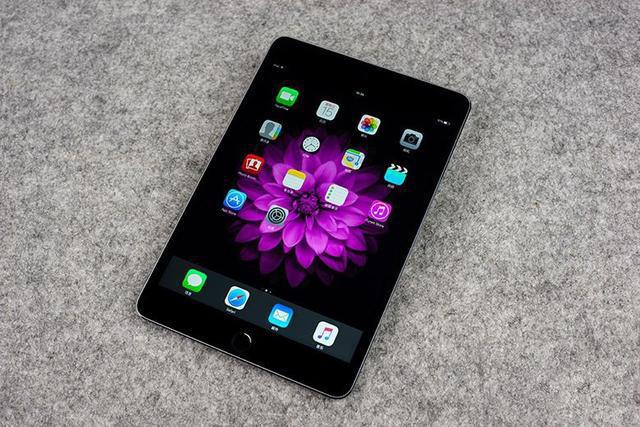 ipadmini4评测视频-iPad Mini4:小巧便携却功能强大,让你爱不释手的新宠